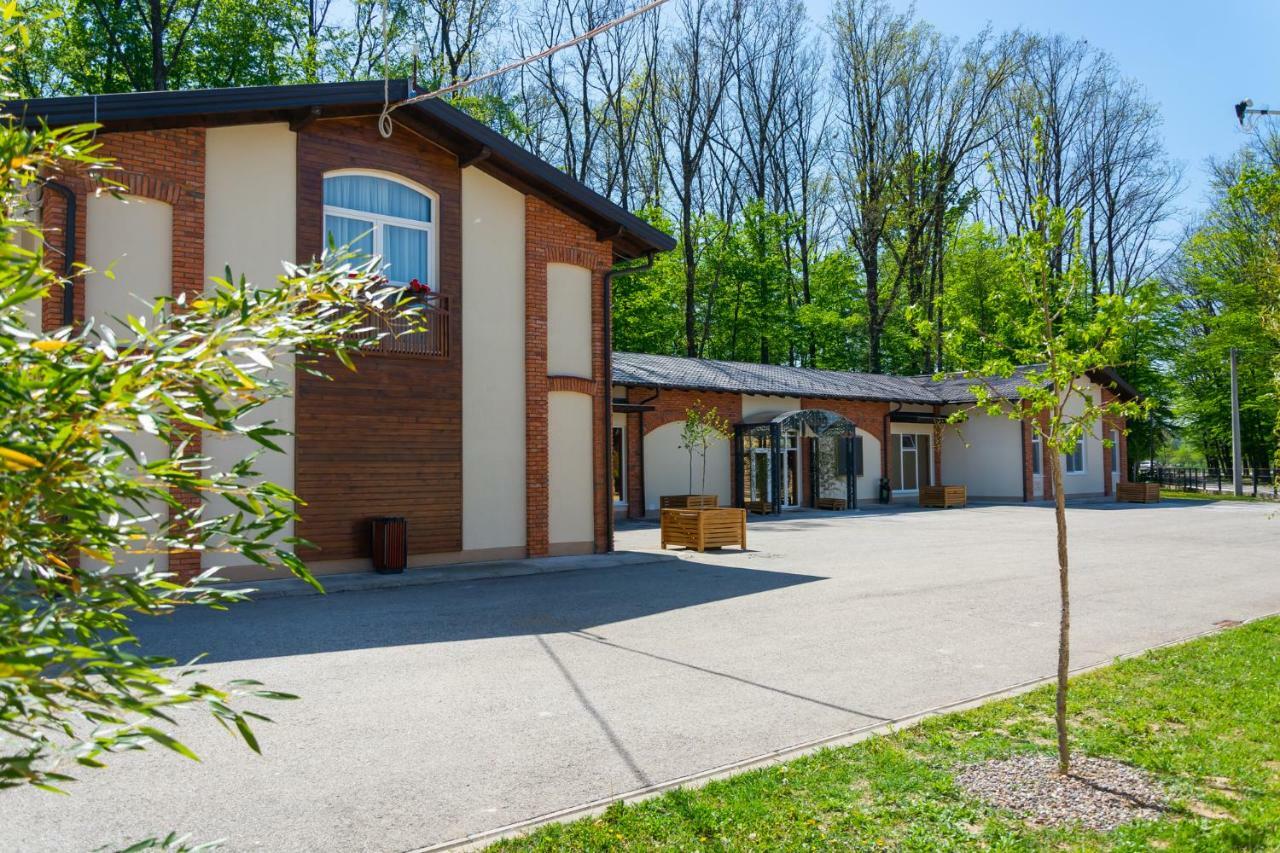 Hotel & Distillery Monogram Gradac  Exterior foto
