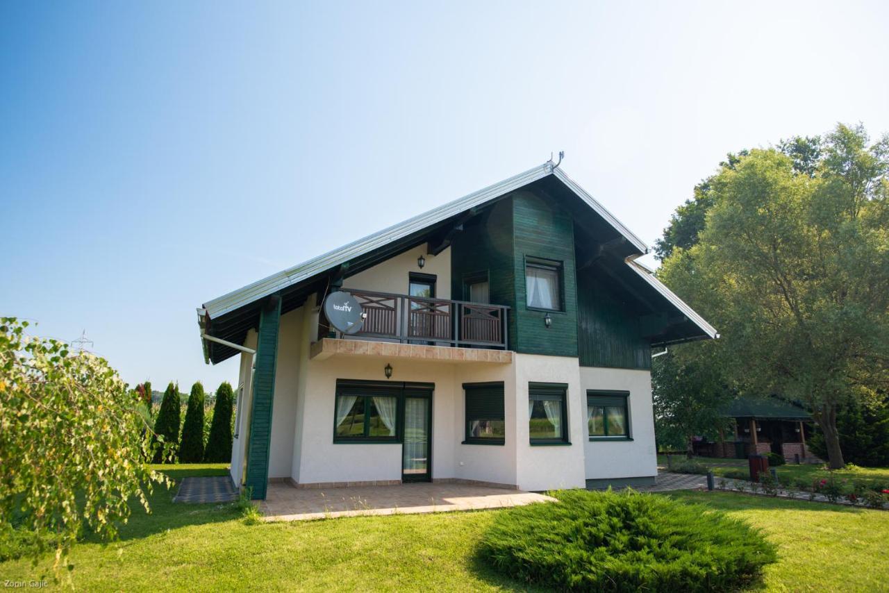 Hotel & Distillery Monogram Gradac  Exterior foto