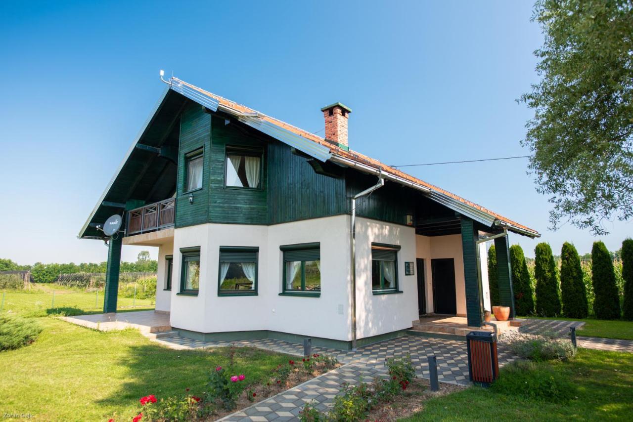 Hotel & Distillery Monogram Gradac  Exterior foto